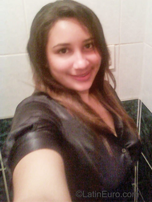 Date this foxy Honduras girl Genesis from El Progreso HN442