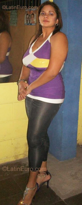 Date this exotic El Salvador girl Carolina from San Salvador SV26