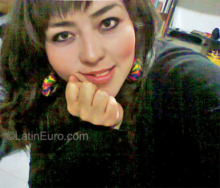 Date this nice looking Mexico girl Clara from Mexico City MX555
