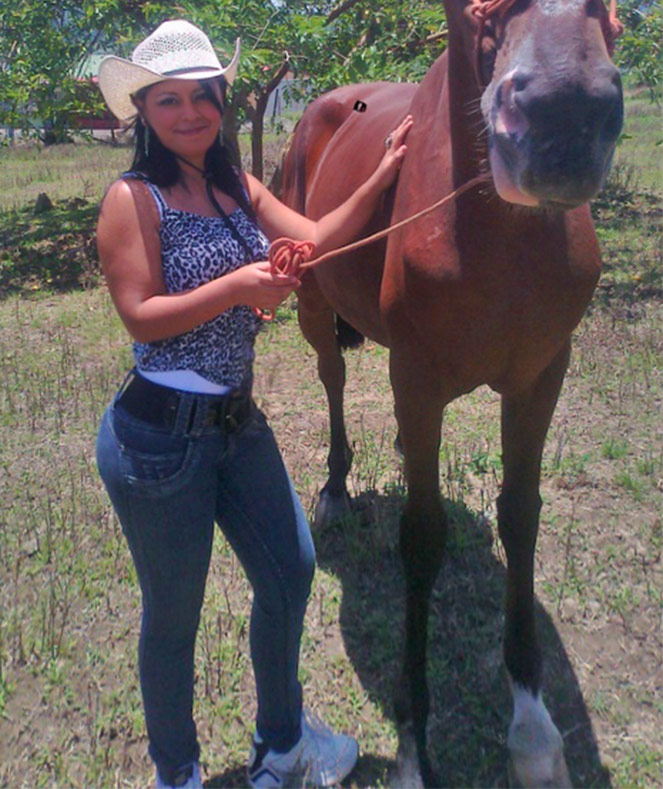 Date this voluptuous Costa Rica girl Gabyten from San Jose CR159