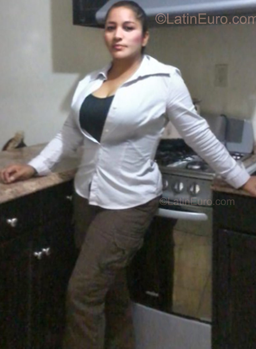 Date this gorgeous Mexico girl Dina from Mexicali MX583