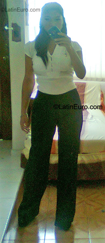 Date this fun Mexico girl Ariana from Puebla MX592