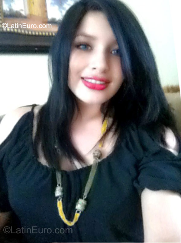 Date this georgeous Honduras girl Gina from Tegucigalpa HN2291
