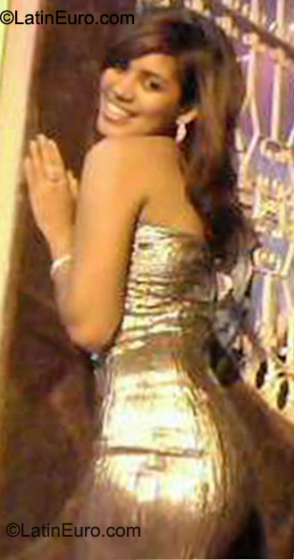 Date this nice looking Nicaragua girl Jennifer from Leon NI94