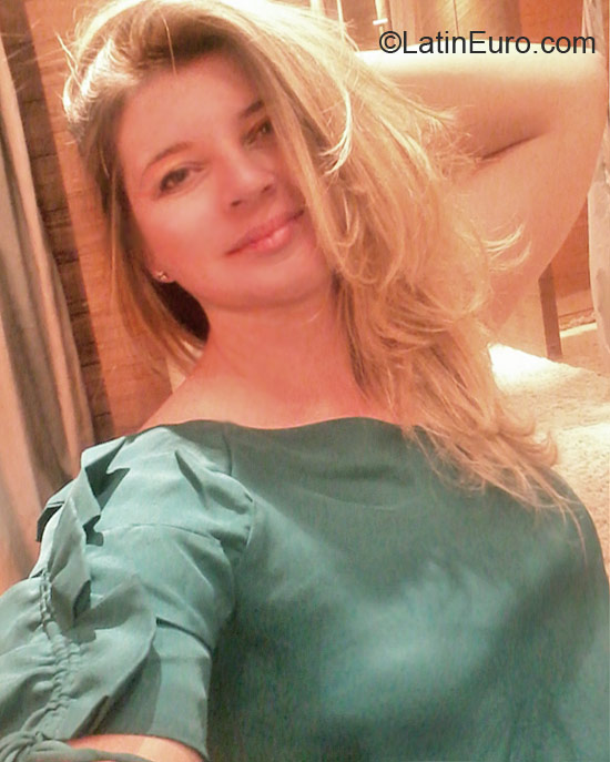 Date this young Brazil girl Danielli from Curitiba BR6671
