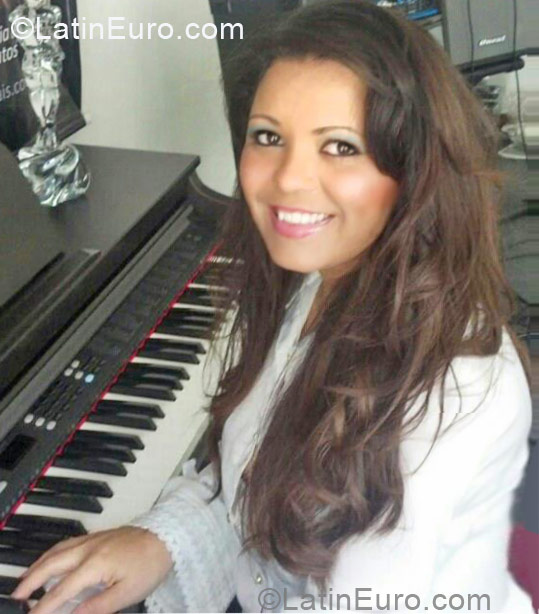 Date this sensual Brazil girl MEM from Curitiba BR6678
