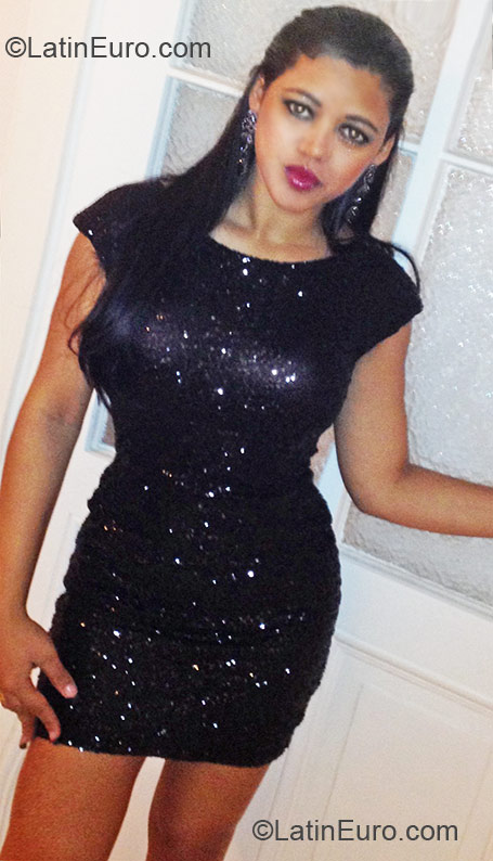 Date this pretty Germany girl Luana from Berlin DE300