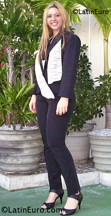 Date this delightful Brazil girl Carla from Belem BR6700