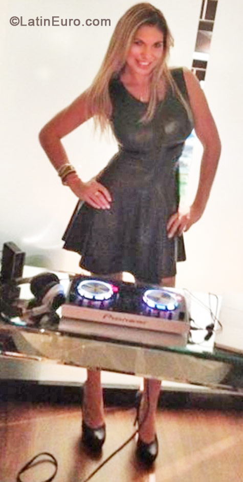 Date this pretty Mexico girl Fernanda from Mexico City MX718