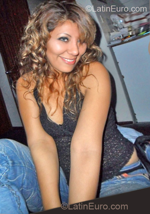 Date this sultry Peru girl Kat from Lima PE652