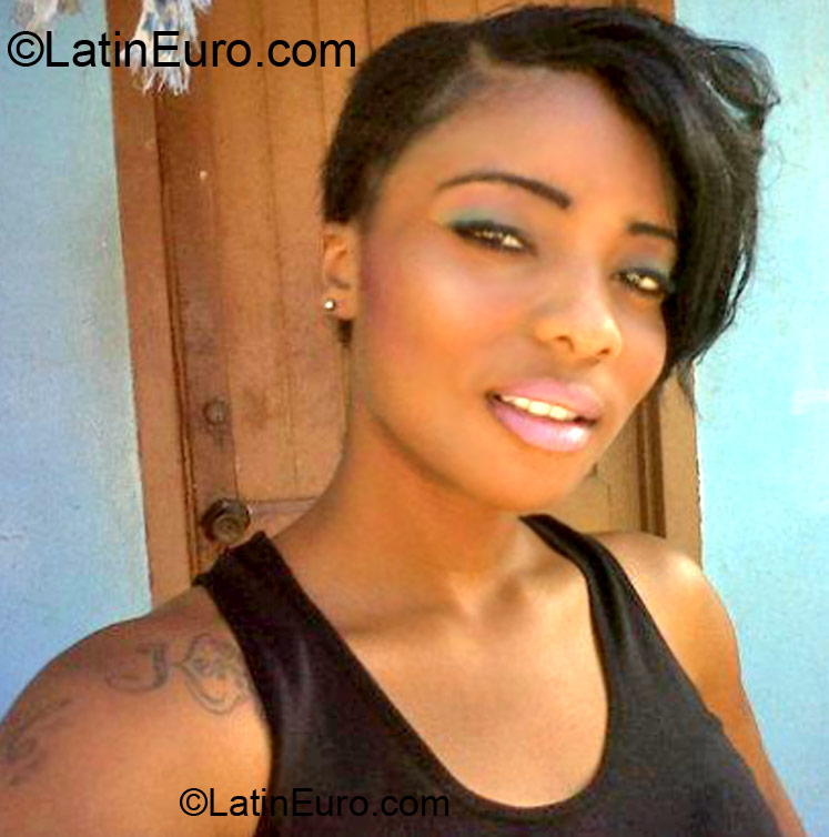 Date this voluptuous Jamaica girl Sasha from Kingston JM2528