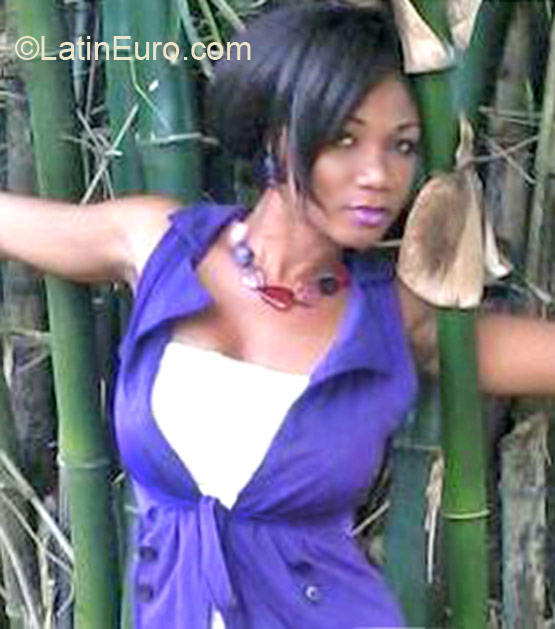 Date this stunning France girl Rosie from Paris FR170