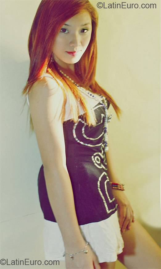 Date this tall Philippines girl Belle from Manila PH489