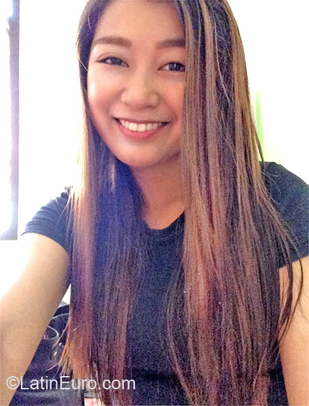 Date this voluptuous Philippines girl Merry from Manila PH495