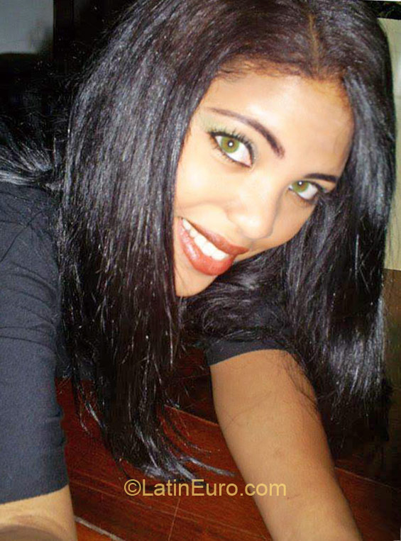 Date this cute Brazil girl Suzana from Salvador BR9812