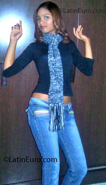 Date this pretty Brazil girl Kallyany from Brasilia BR7387