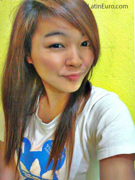 Date this georgeous Philippines girl Hazel from Manila PH544
