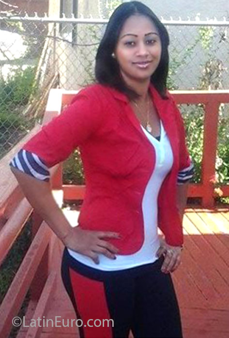 Date this lovely United States girl Normeris from oakland US13957