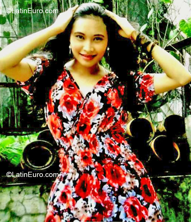 Date this beautiful Philippines girl Lyn from Las Pinas City PH551