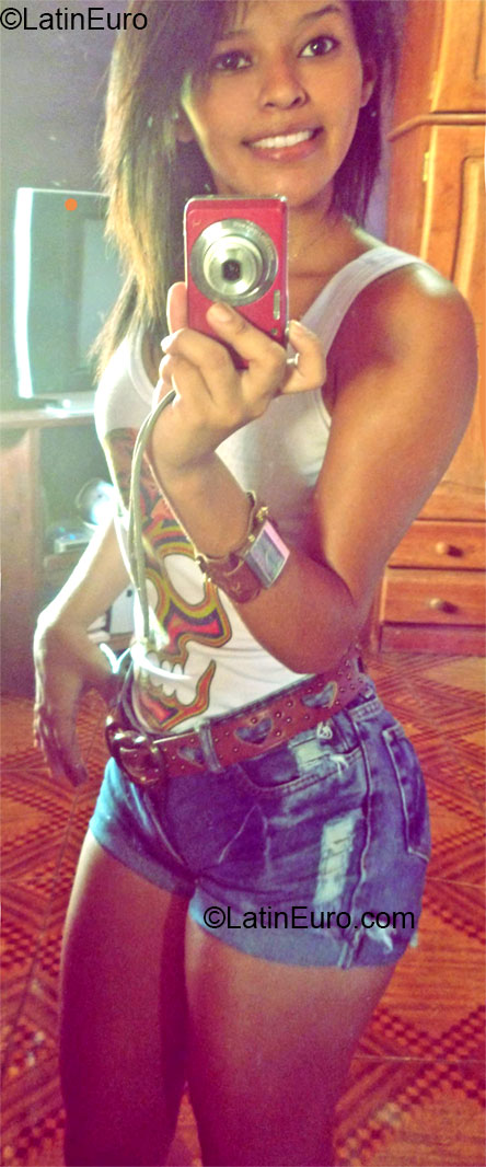 Date this exotic Brazil girl Taisa from Belem BR7556