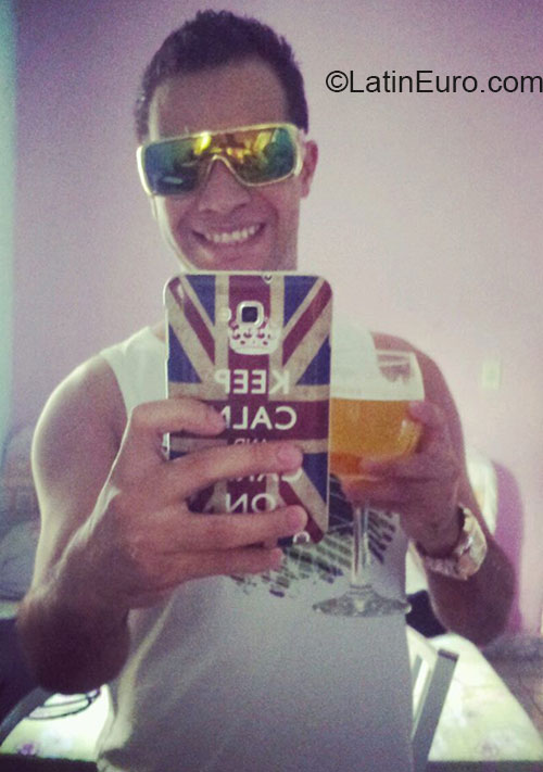 Date this hard body Brazil man Jorge from Sao Paulo BR7637