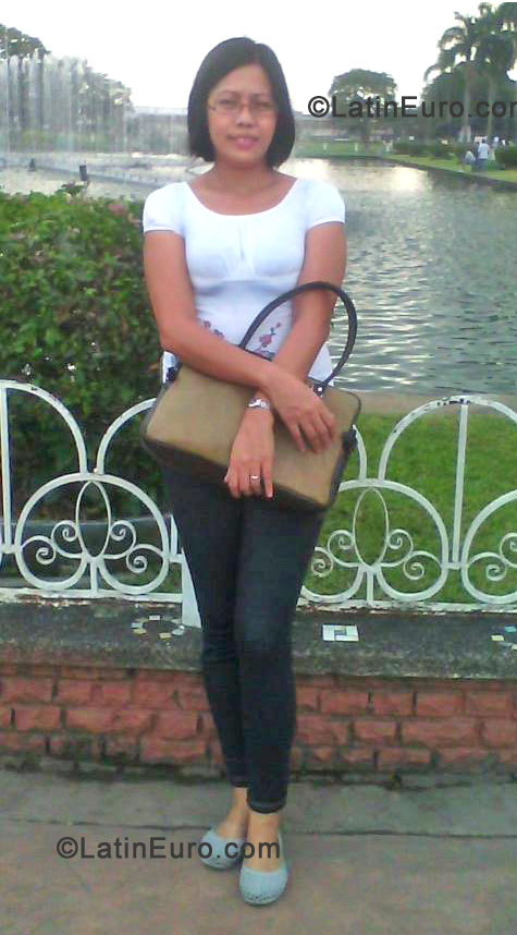 Date this lovely Philippines girl Arlyn from Davao City PH559