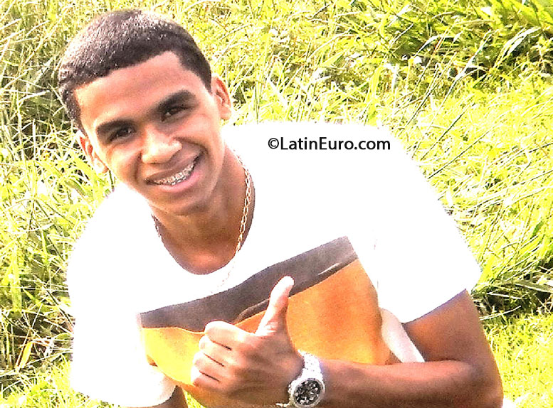 Date this attractive Brazil man Pedro from Belo Horizonte BR7847