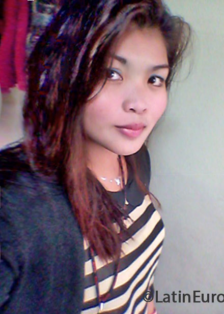 Date this happy Philippines girl Harlene from Manila PH574