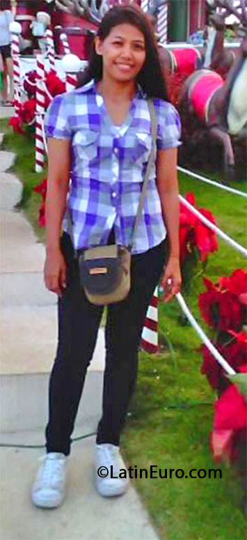 Date this charming Philippines girl Charls from Manila PH579