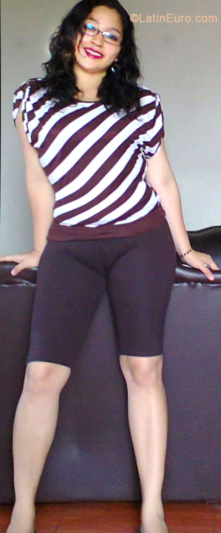 Date this tall Peru girl Paola from Trujillo PE843