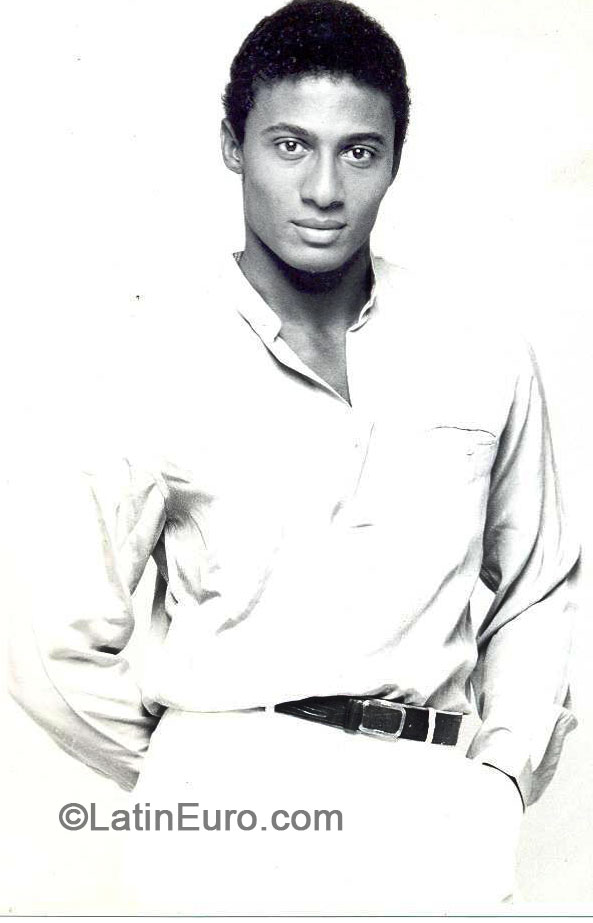 Date this funny Brazil man Marco from Rio De Janeiro BR8289