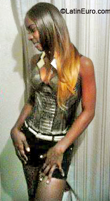 Date this delightful Jamaica girl Sharona from Ocho Rios JM1452