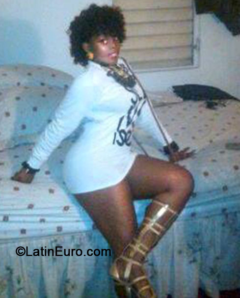 Date this stunning Jamaica girl Tifania from Kingston JM1478