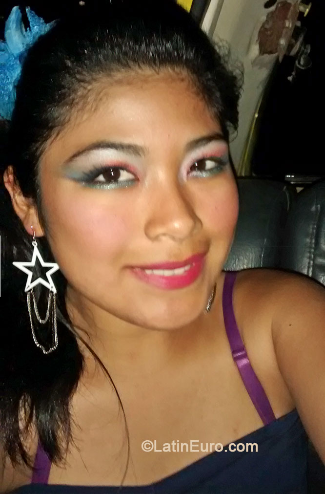 Date this pretty Peru girl Aneli from Chiclayo PE879