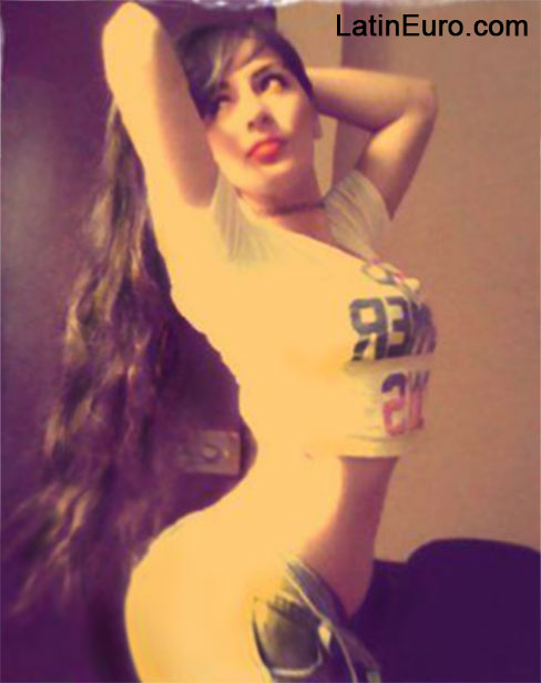 Date this happy Peru girl Lesly from Lima PE954