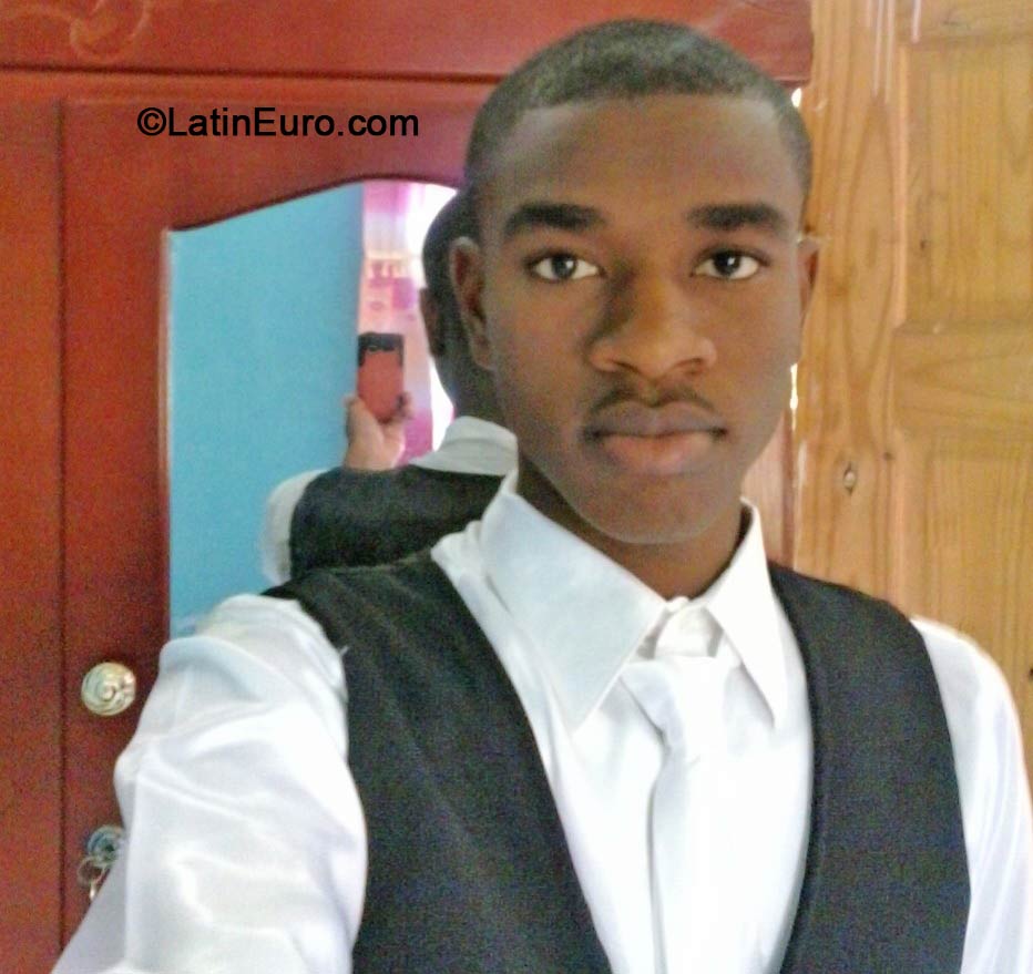 Date this beautiful Jamaica man Michael from Kingston JM1530