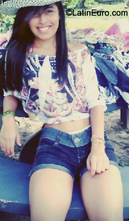 Date this hot Brazil girl Raianie from Manaus BR8596