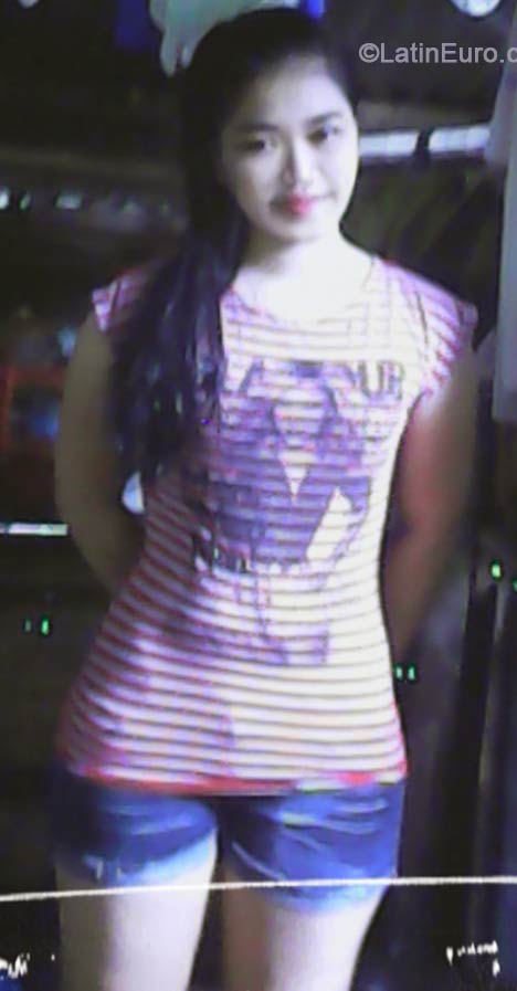 Date this hard body Philippines girl Ruth from Borongan PH616