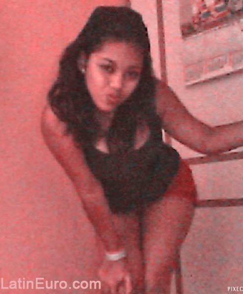 Date this good-looking Peru girl Fernanda from Lima PE925