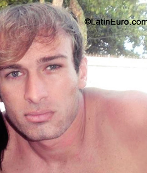 Date this cute Brazil man Roberto from Recife BR8687