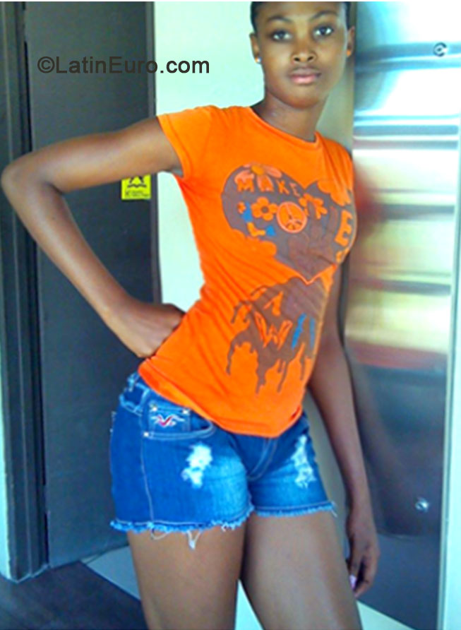 Date this attractive Jamaica girl Natalie from Kingston JM1618