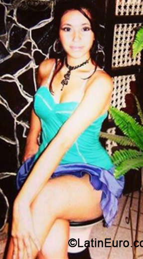 Date this tall Bolivia girl Mel from Santa Cruz BO20