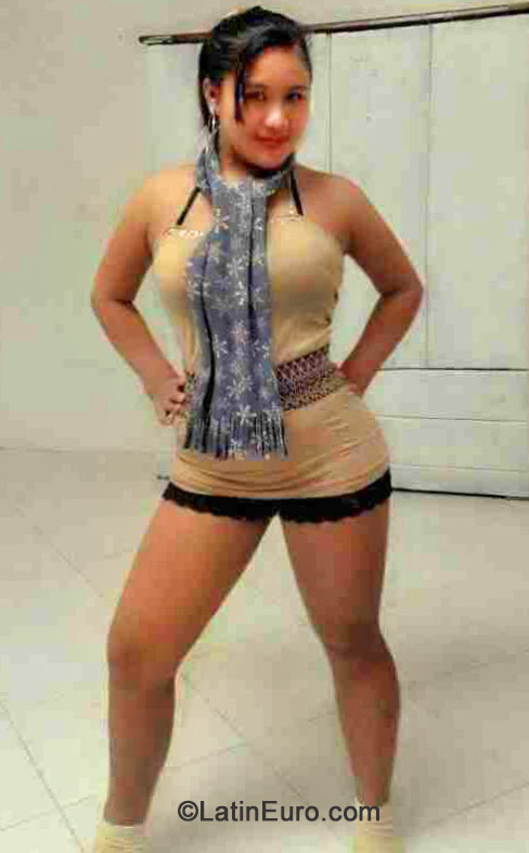 Date this funny Philippines girl Analiza from Manila PH647