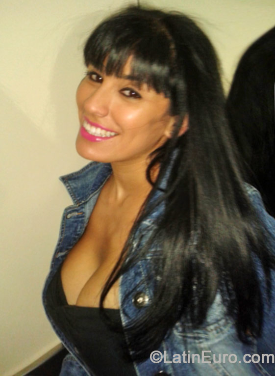 Date this beautiful Spain girl Barbara from Barcelona ES280