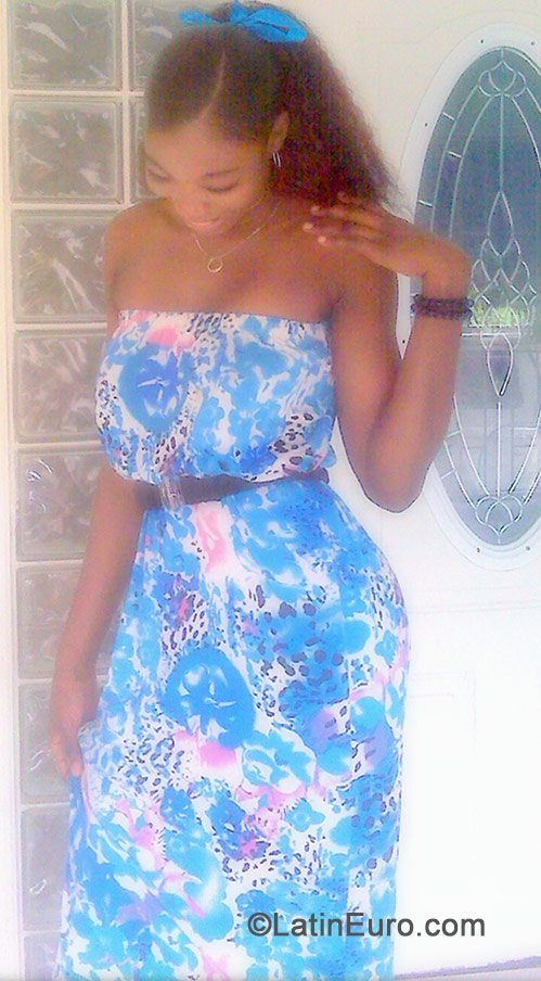 Date this athletic Jamaica girl Kerian from Kingston JM1725