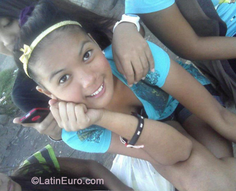 Date this hard body Philippines girl Mary from Misamis Occidental PH650