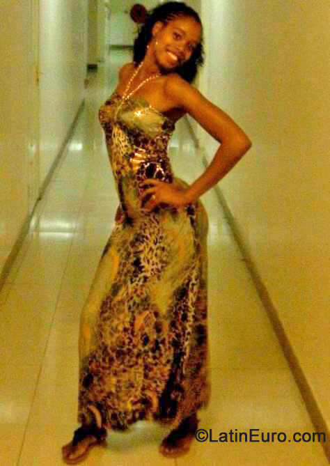 Date this happy Jamaica girl Cynete from Kingston JM1761