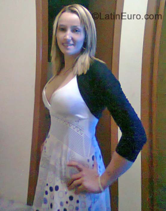 Date this voluptuous Brazil girl Priscilla from Porto Alegre BR8924