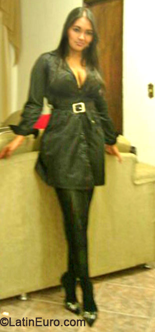 Date this attractive Brazil girl Fernanda from Belo Horizonte BR8977