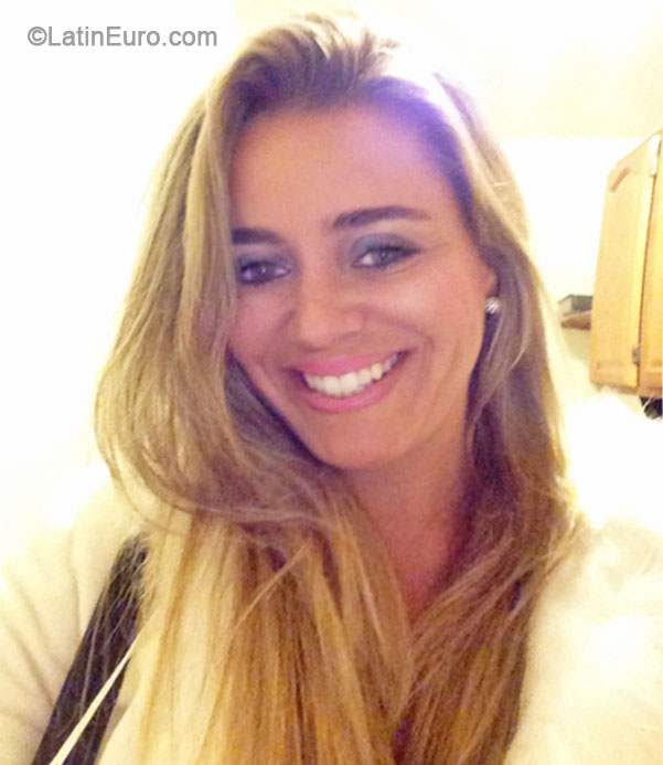 Date this gorgeous Brazil girl Daniela from Brasilia BR8993